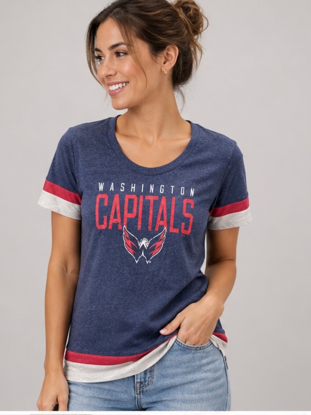 NWT Washington Capitals Womens Tee Size M Navy NHL Official